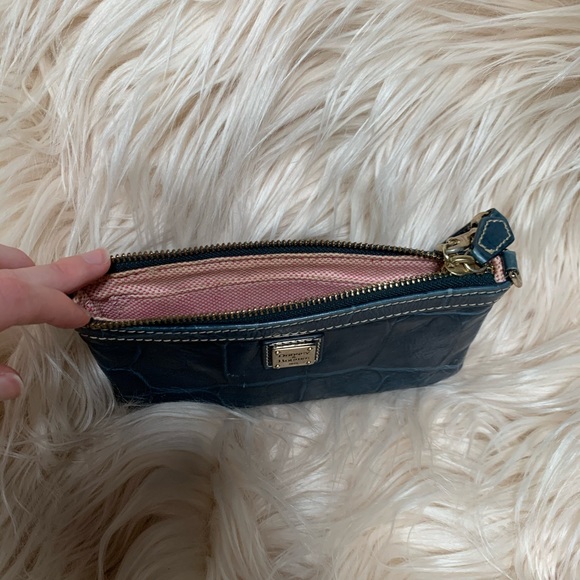 💎Dooney & Bourke Wristlet💎 - Picture 5 of 7
